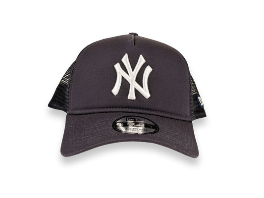 New York Yankees MLB New Era Cap 9FORTY A-Frame Trucker Mesh Snapback Hat