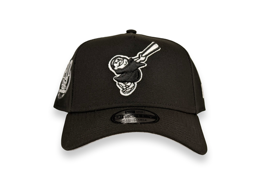 San Diego Padres Swinging Friar MLB New Era Cap 9FORTY A-Frame Snapback Hat