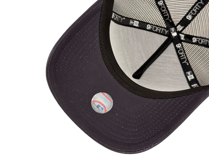 New York Yankees MLB New Era Cap 9FORTY A-Frame Trucker Mesh Snapback Hat