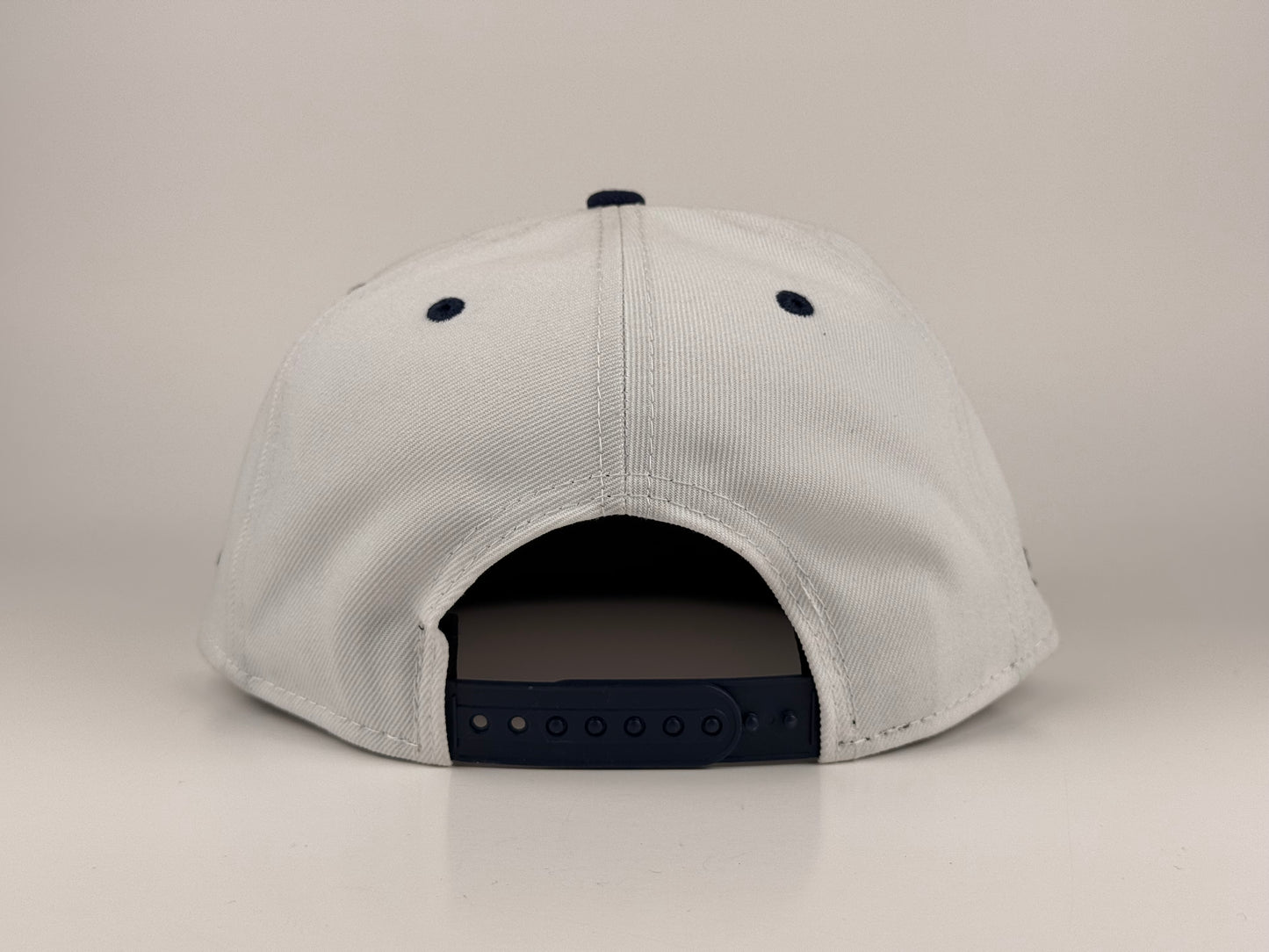 Chicago White Sox MLB New Era Cap 9FIFTY Snapback Hat White Crown Navy Blue Visor