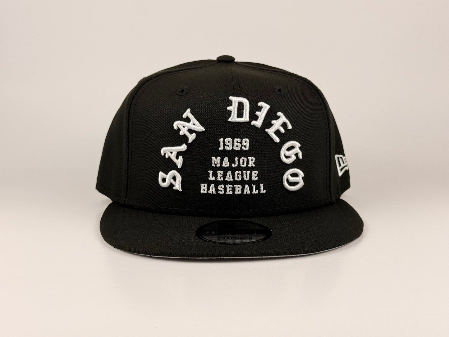 San Diego Padres Old English Script MLB New Era Cap 9FIFTY Snapback Hat Black