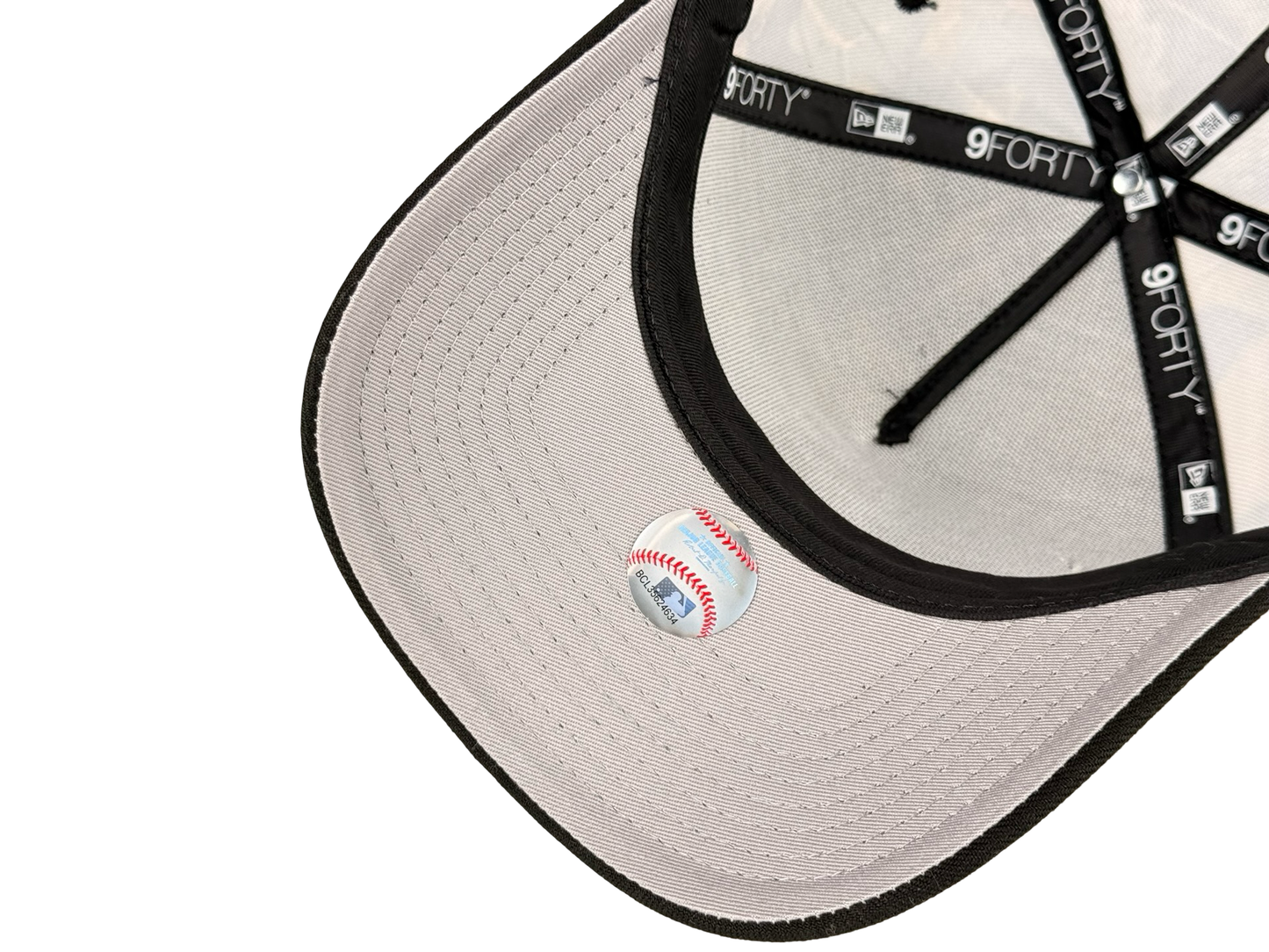 Chicago White Sox Leaves Camo MLB New Era Cap 9FORTY A-Frame Snapback Hat